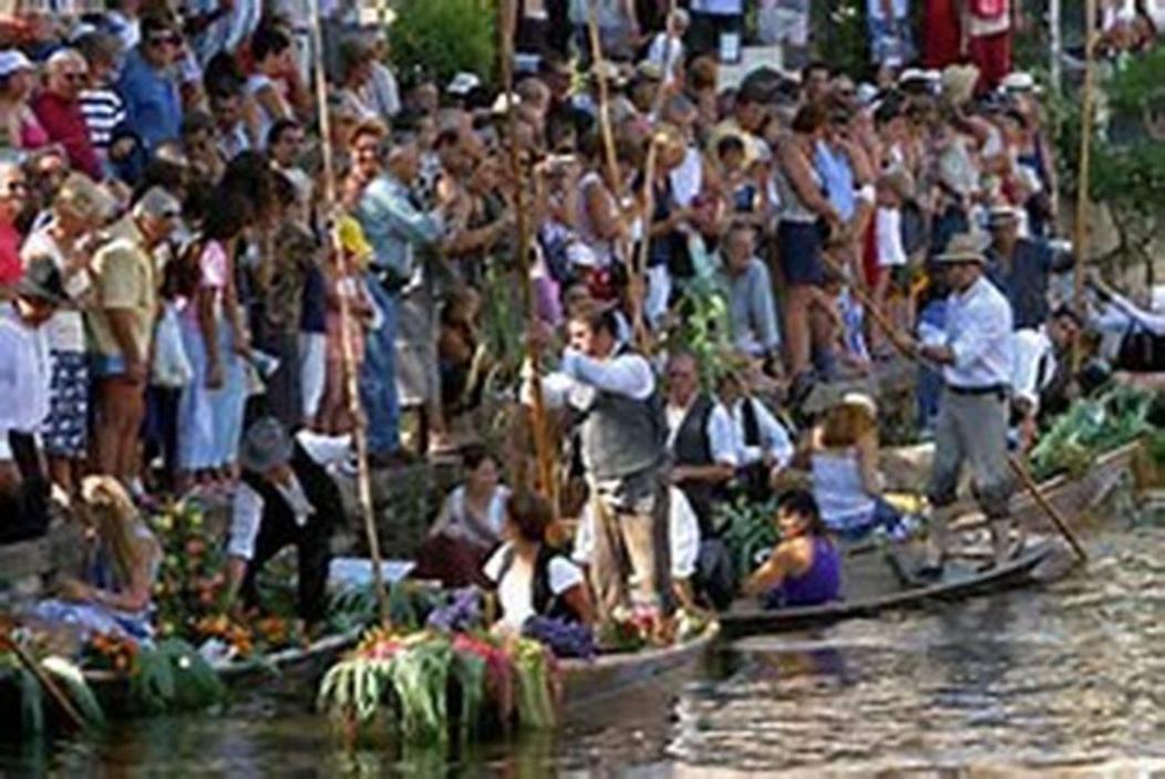 Vintage Home LʼIsle-sur-la-Sorgue Esterno foto